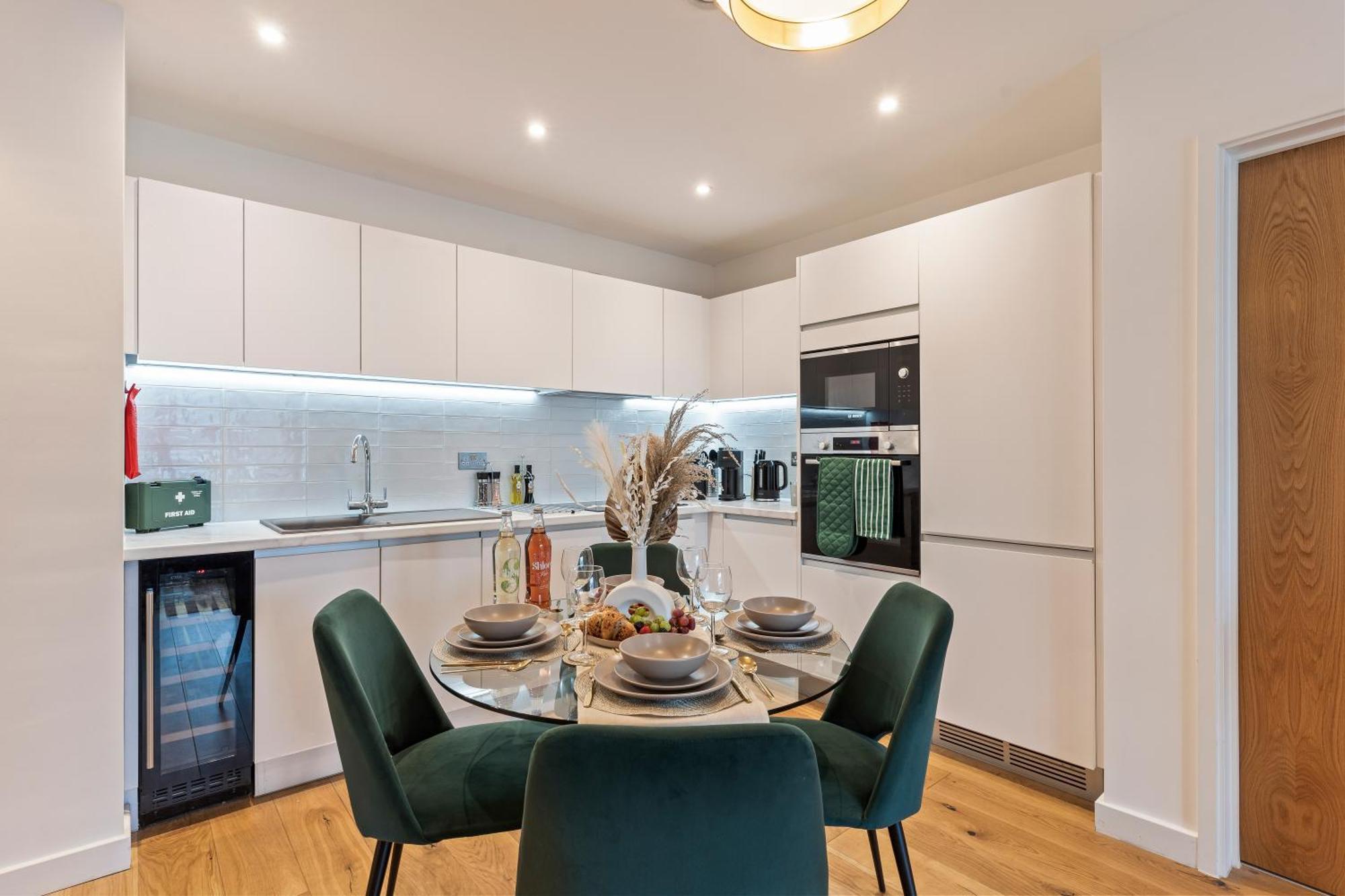 Shanti Suite - 2Bed 2Bath City Centre - Wifi - Netflix- Parking- Modern- Perfect For Family, Contractors, Leisure, Business By Shanti Nights Birmingham Exterior foto